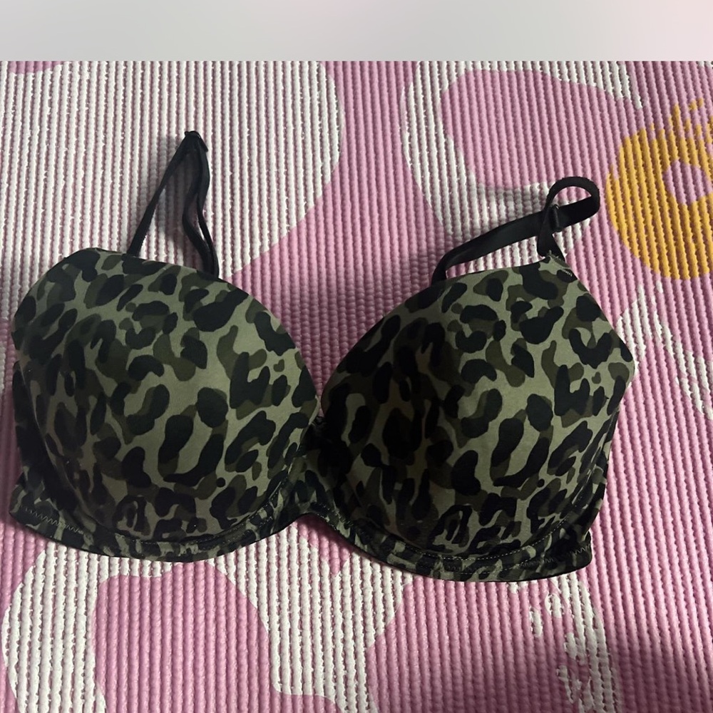 PINK Victoria's Secret Green and Black Leopard Bra